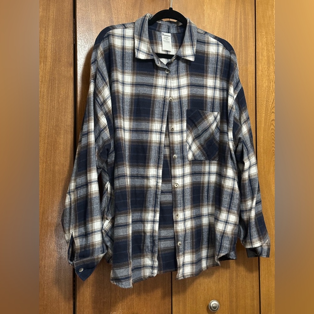 No Boundaries Blue White and Brown Plaid Button-Up Shirt